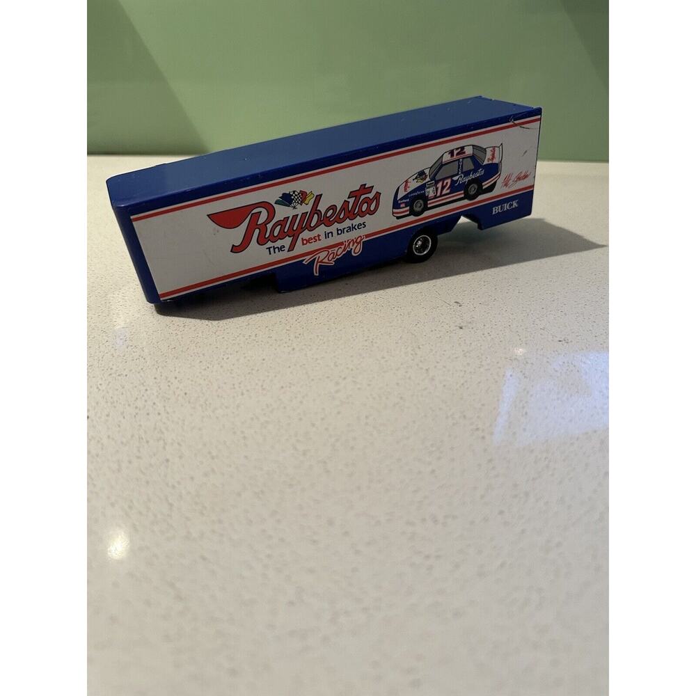 Racing Champions Racing Teams Transporter Raybestos 1/64 Scale